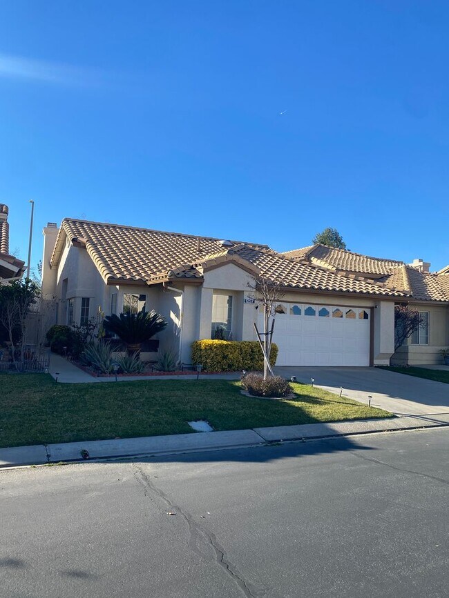 Building Photo - Sun Lakes Senior Stunner