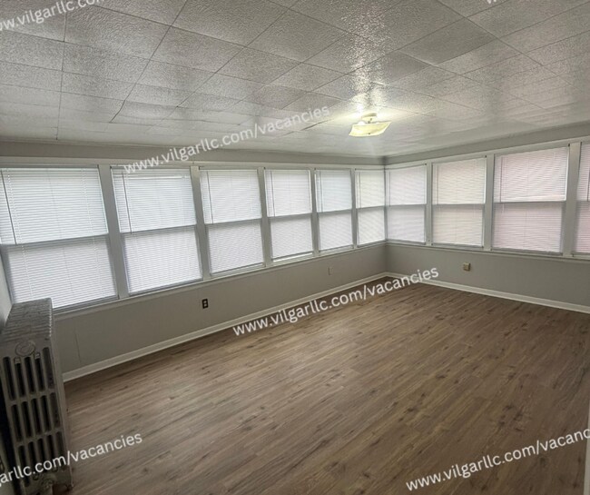 Building Photo - 1114 Pine St