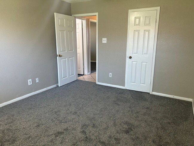 Building Photo - 7101 Premont Dr