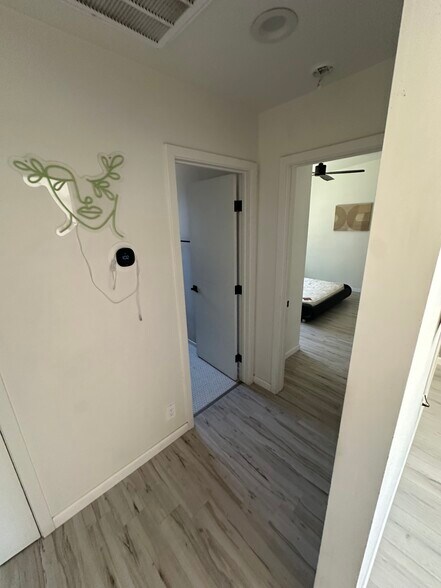Building Photo - 2210 Santa Clara Dr
