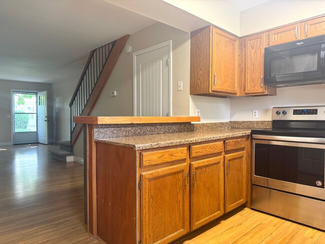 Building Photo - Beautiful Victoria Village Townhomes!