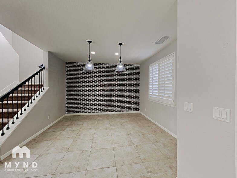 Building Photo - 10772 Grayslake Dr