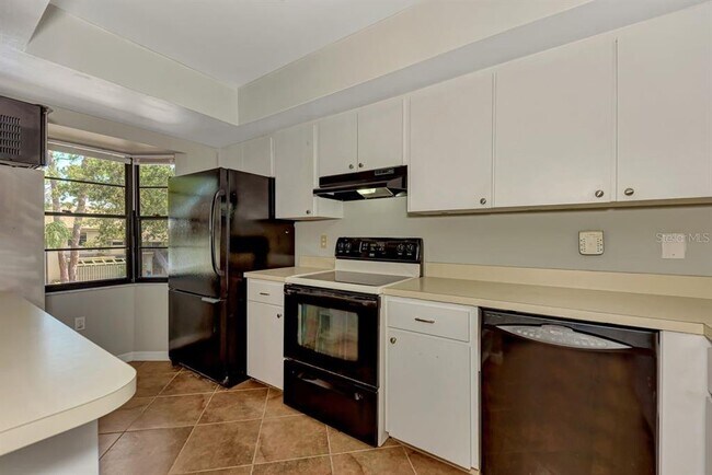 Building Photo - 5645 Summerside Ln