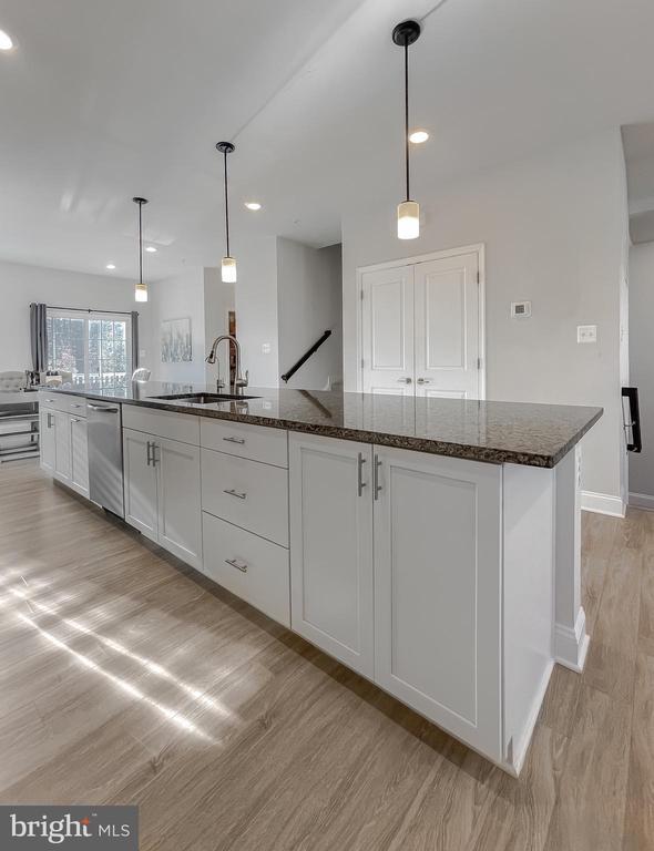 Building Photo - 23856 Myrtle Glen Way