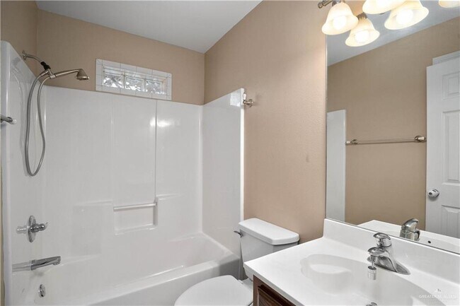 Building Photo - 23 Ora St