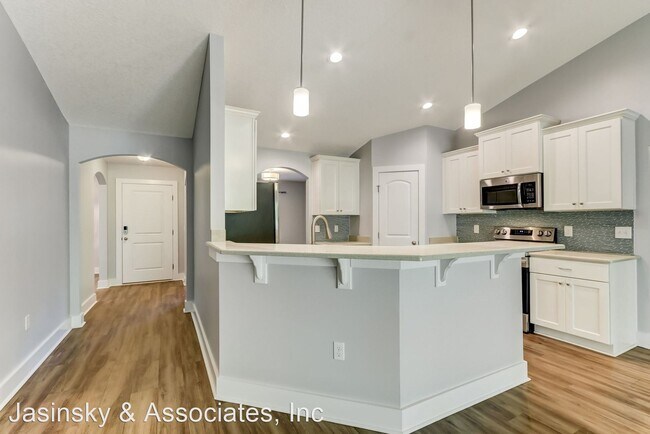 Building Photo - 3 br, 2 bath House - 321 S. 14th St