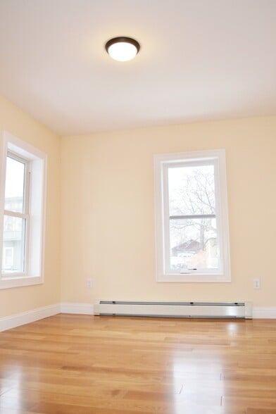 Building Photo - 220 North Ave