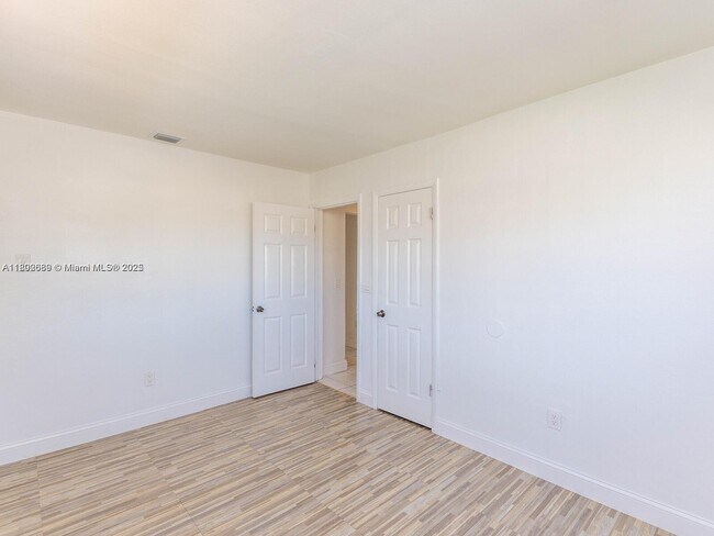 Building Photo - 1342 NE 110th Terrace