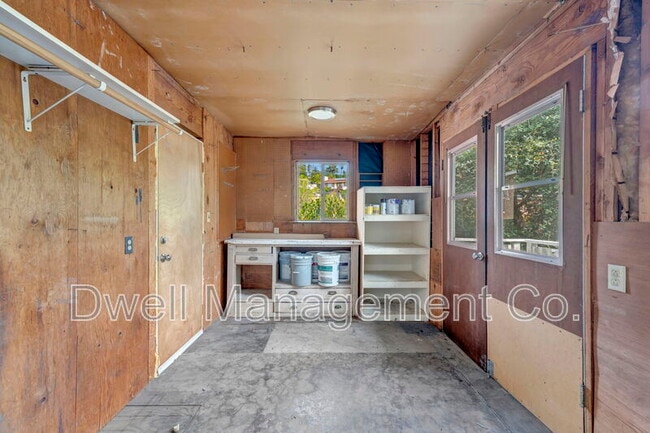 Building Photo - 8860 Fabienne Way