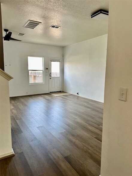 Building Photo - 29740 Sullivan Oaks Dr