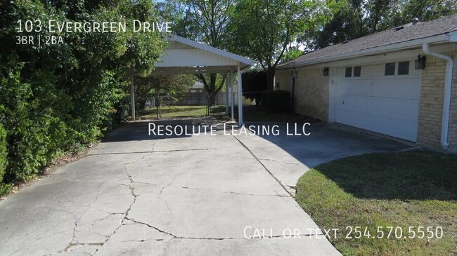 Building Photo - Renovated Harker Heights Gem – Stylish Liv...