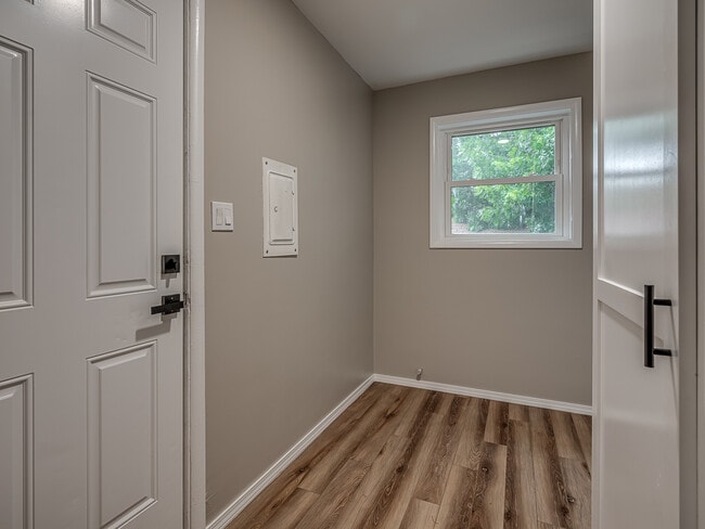 Building Photo - 4729 Baylor Dr