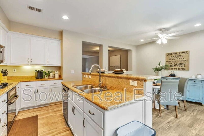 Building Photo - 3744 Whitworth Dr