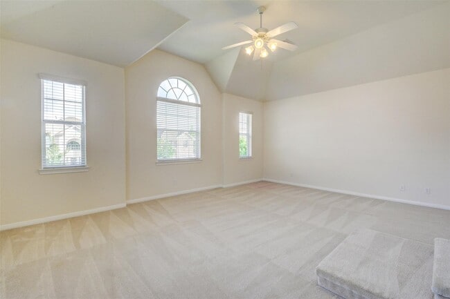 Building Photo - 9115 Memorial Valley Dr