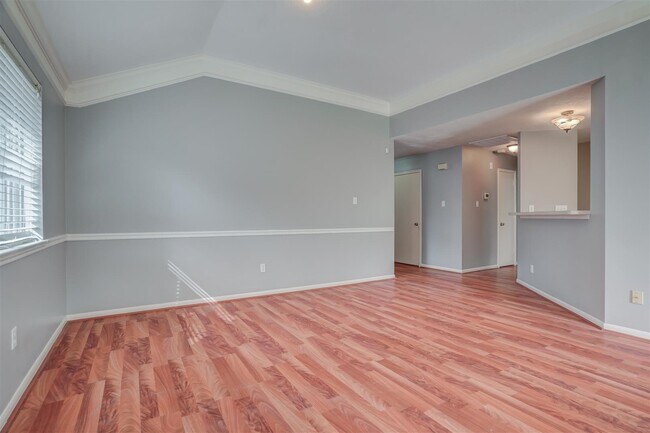 Building Photo - 3614 Lindenfield Dr