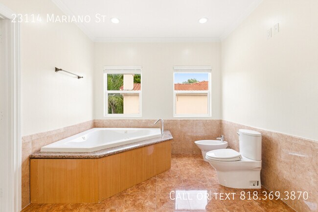 Building Photo - 23114 Mariano St