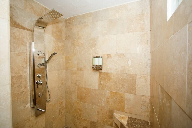 Building Photo - 390 Matterhorn Dr