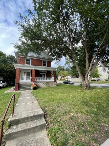 Primary Photo - 2860 Erie Ave