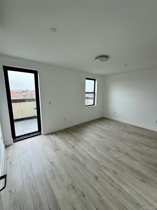 Building Photo - 84-03 Lander St