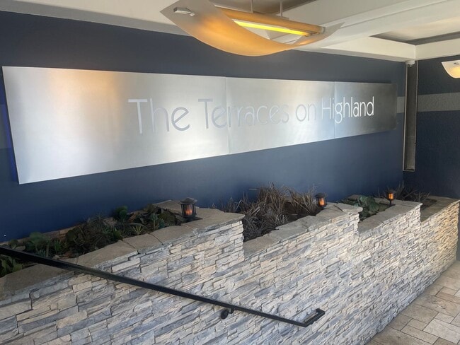 Building Photo - Hollywood Luxury 2 Bed Condo!