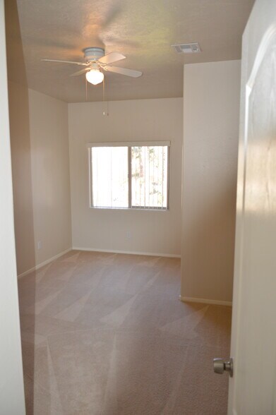 Bedroom - 724 Hardy Way