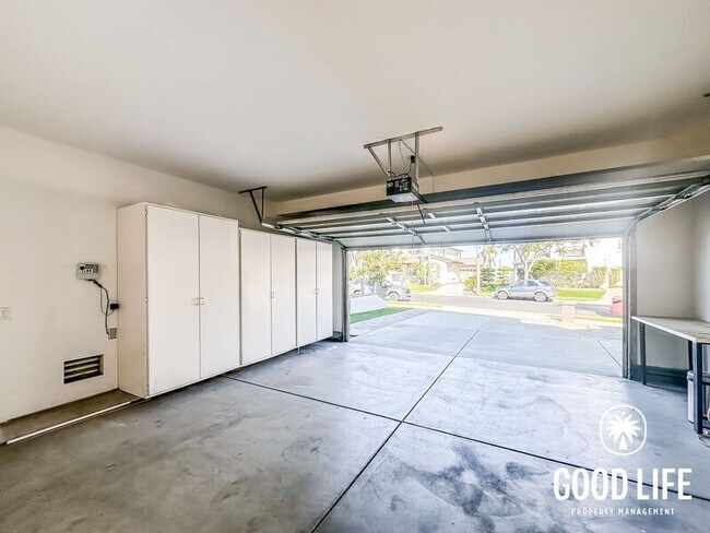 Building Photo - 1074 Moonstone Pl