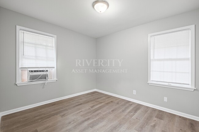 Building Photo - 1381 Laudeen Dr