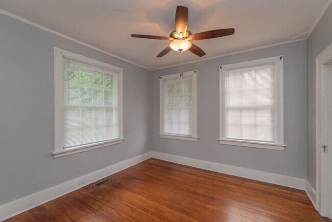 Building Photo - 2056 McDowell St