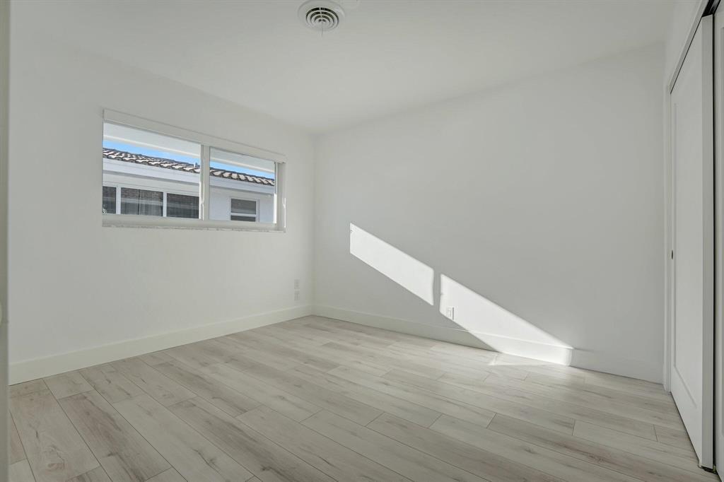 Building Photo - 1478 NE 57th Ct