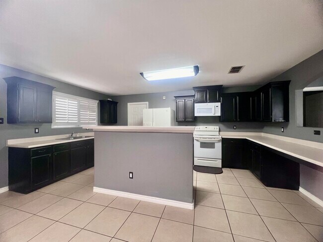 Building Photo - 11110 Revilla Dr