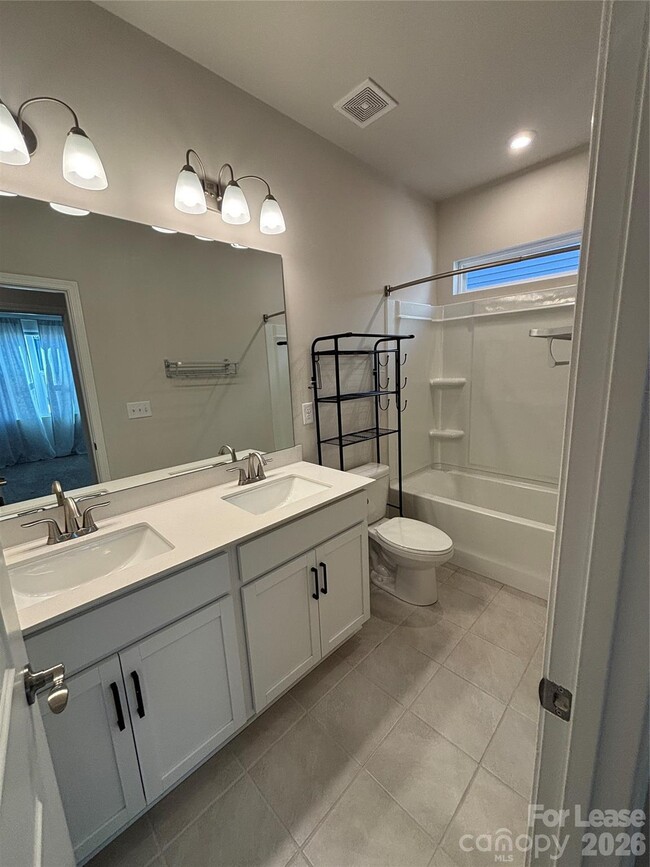 Building Photo - 5200 Somerset Hill Ln