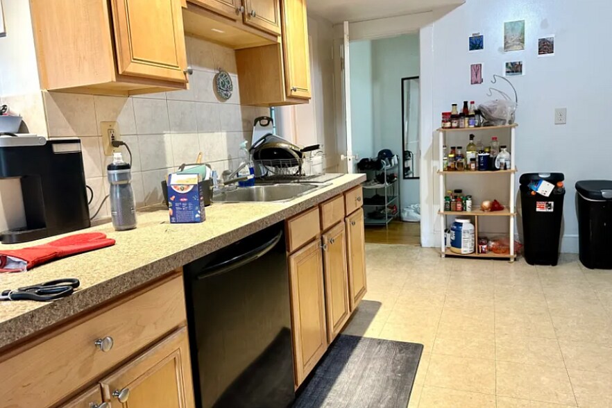 Building Photo - 220 Summer St