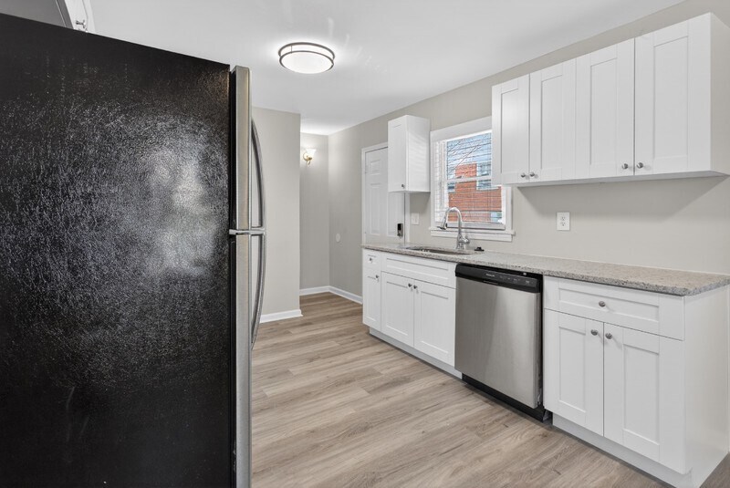 Building Photo - 586 Oakside Dr SW