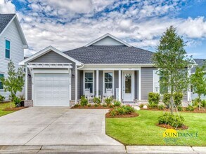 Building Photo - Charming 3BR Home with really great neighborhood perks!