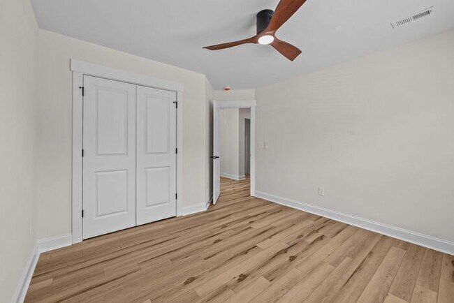 Building Photo - Stunning New Build!