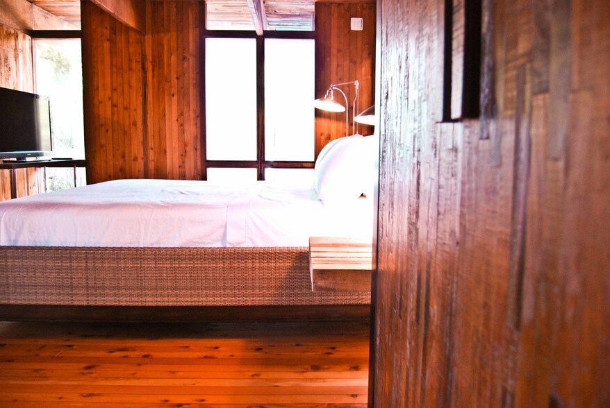 Building Photo - 341 Harbor View Ave