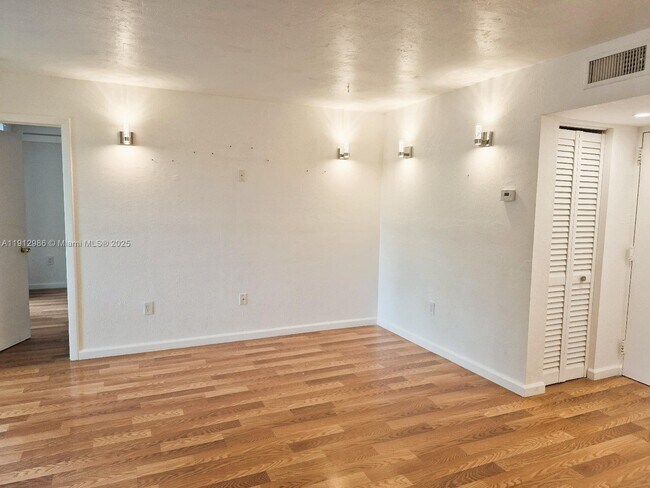 Building Photo - 11800 SW 18th St