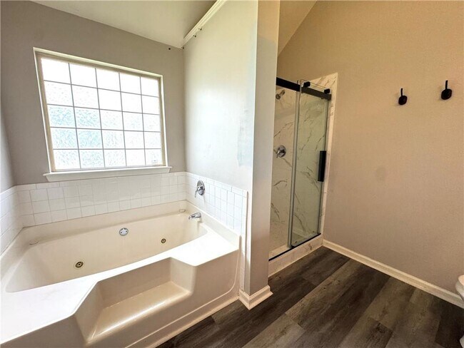 Building Photo - 4465 Ambassador Way
