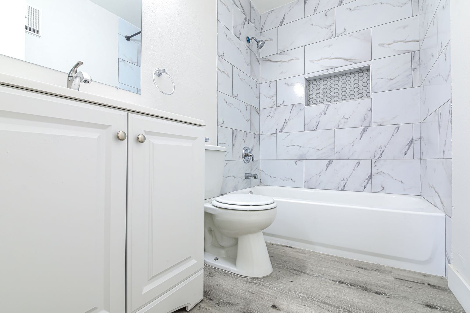 Building Photo - 1128 Stanley Ave