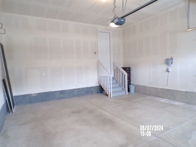 Building Photo - 979 Oleander St