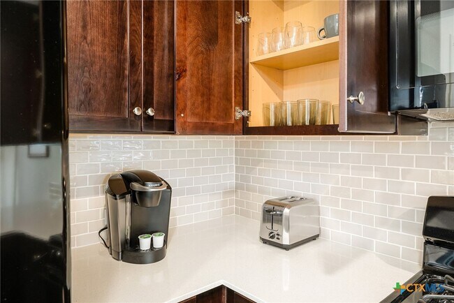 Building Photo - 175 Amber Gln