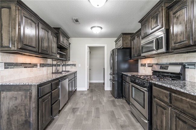 Building Photo - 457 Harper Dr