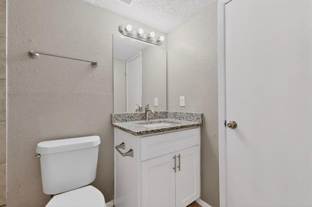 Building Photo - 8024 Cambridge Cir