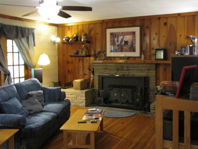 Building Photo - 2907 Elgin St