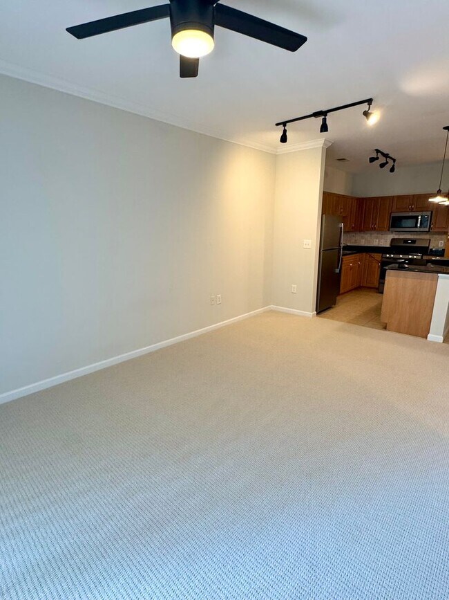 Building Photo - 12945 Centre Park Cir