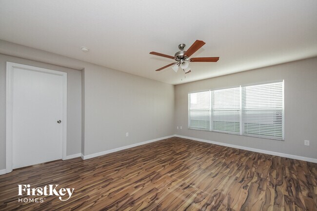 Building Photo - 227 Verdi St