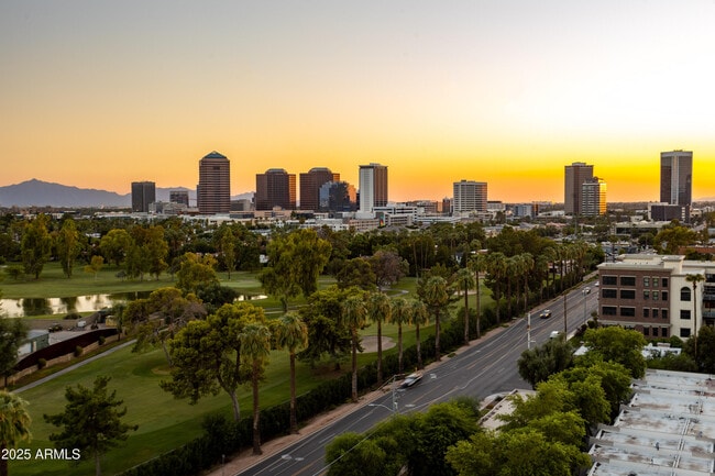 Building Photo - 1040 E Osborn Rd