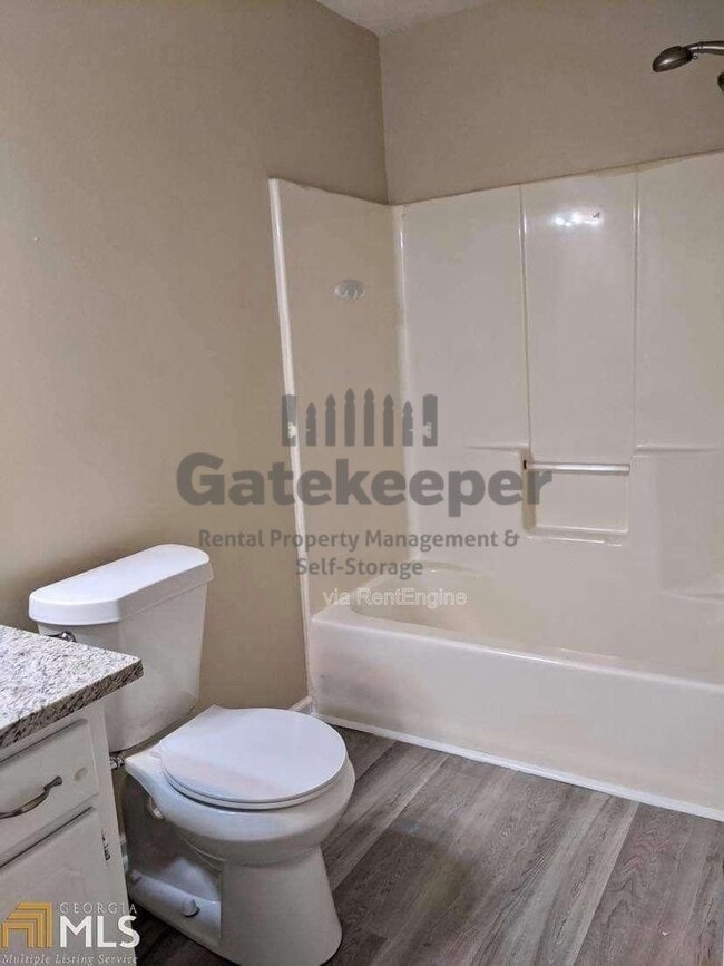 Building Photo - 681 Senoia Rd