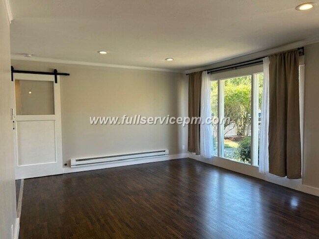 Building Photo - West Seattle Vintage Charm meets Modern! Huge Deck and Fire pit!
