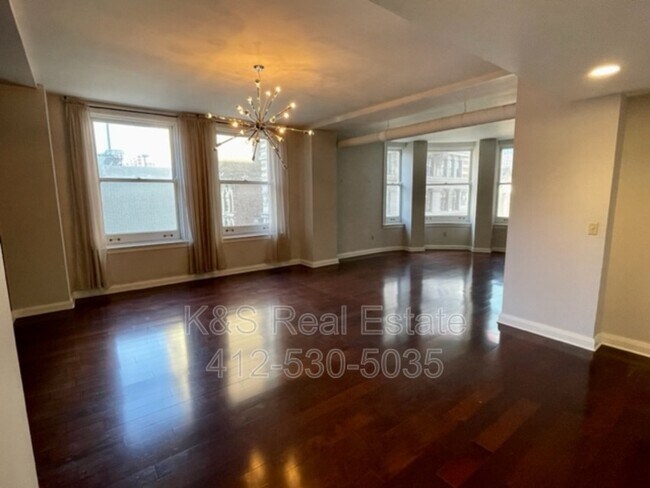 Building Photo - 306 Fourth Avenue - Unit 302